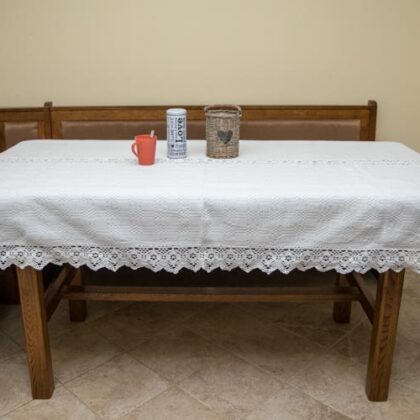Față de masă, model tradițional, dreptunghiular, alb 220 x140 cm-0