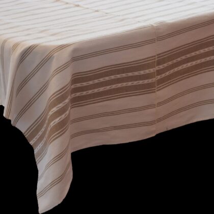 Față de masă cu motiv sicănesc, crem 220x120 cm-0