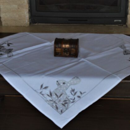 Față de masă modern cu iepuraș 7