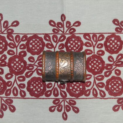 Față de masă, cusut manual cu trandafir, bordo