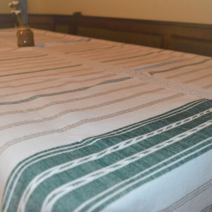 Față de masă, motiv sicănesc cu dantelă, verde 160x130